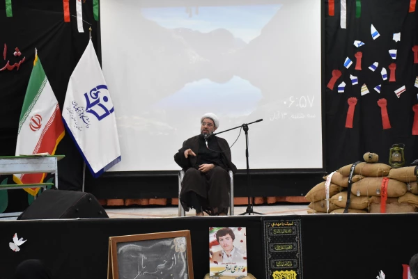 عطر ایثار  و شهادت در پردیس شهید باهنر شهرکرد 9