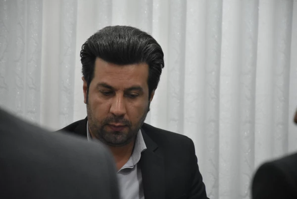 کتاب و کتابخوانی؛ اساس توسعه علمی و فرهنگی جامعه
 9