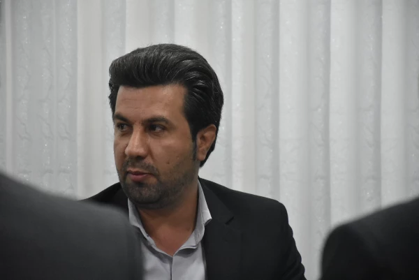 کتاب و کتابخوانی؛ اساس توسعه علمی و فرهنگی جامعه
 11