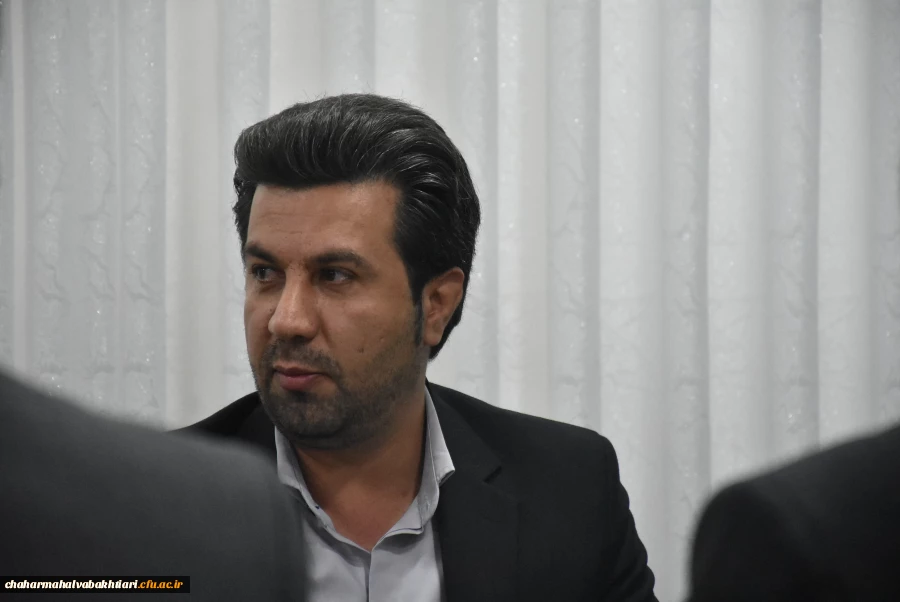 کتاب و کتابخوانی؛ اساس توسعه علمی و فرهنگی جامعه
 11