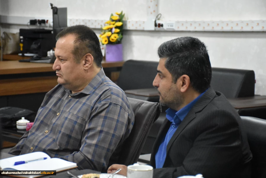 کتاب و کتابخوانی؛ اساس توسعه علمی و فرهنگی جامعه
 13