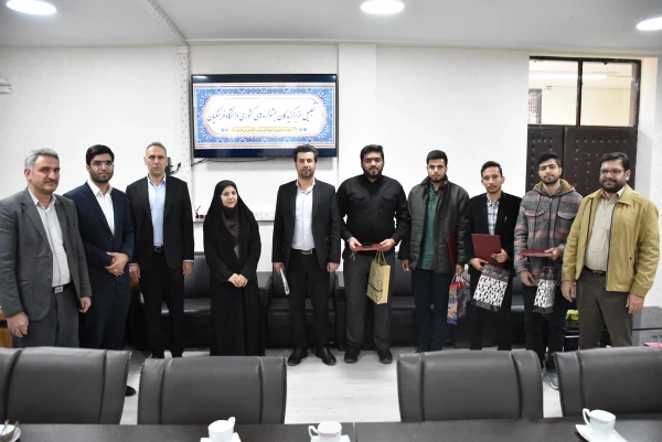 درخشش نخبگان دانشگاه فرهنگیان استان در جشنواره های کشوری؛تقدیر از ستارگان علمی و فرهنگی دانشگاه
 3