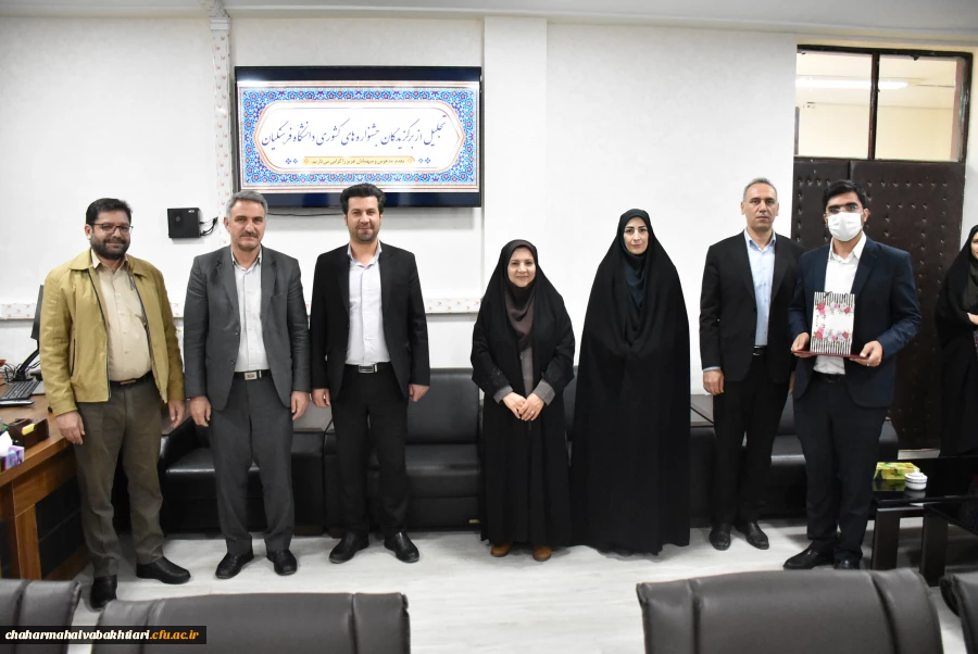 درخشش نخبگان دانشگاه فرهنگیان استان در جشنواره های کشوری؛تقدیر از ستارگان علمی و فرهنگی دانشگاه
 2