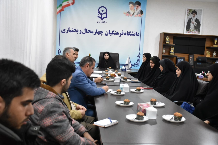 درخشش نخبگان دانشگاه فرهنگیان استان در جشنواره های کشوری؛تقدیر از ستارگان علمی و فرهنگی دانشگاه
 9