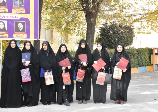 درخشش نخبگان دانشگاه فرهنگیان استان در جشنواره های کشوری؛تقدیر از ستارگان علمی و فرهنگی دانشگاه
 11