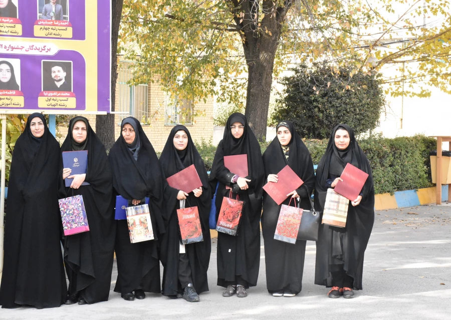 درخشش نخبگان دانشگاه فرهنگیان استان در جشنواره های کشوری؛تقدیر از ستارگان علمی و فرهنگی دانشگاه
 11