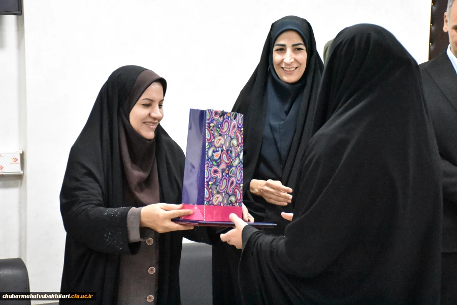 درخشش نخبگان دانشگاه فرهنگیان استان در جشنواره های کشوری؛تقدیر از ستارگان علمی و فرهنگی دانشگاه
