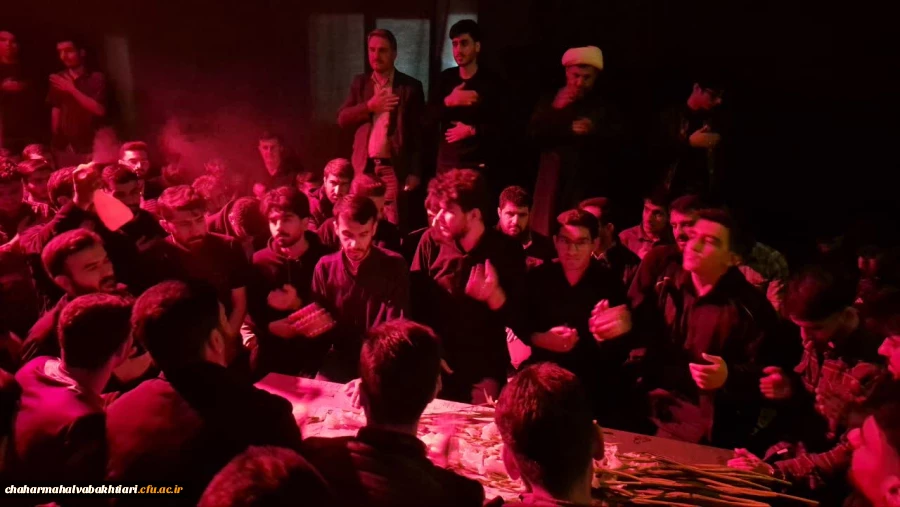 دانشجوبان دانشکده علوم انسانی در سوگ حضرت فاطمه زهرا (س) و با دلی پر از عشق، میزبان  پیکر پاک شهید گمنام بودند 4