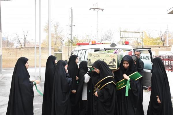 آرامشِ آسمانی در آغوشِ دانشگاه فرهنگیان؛ لحظه ای که یک شهید گمنام دل های دانشجویان را به تپش انداخت 6