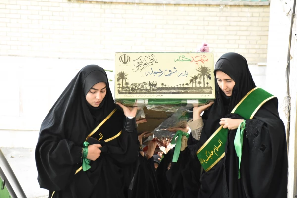 آرامشِ آسمانی در آغوشِ دانشگاه فرهنگیان؛ لحظه ای که یک شهید گمنام دل های دانشجویان را به تپش انداخت 8