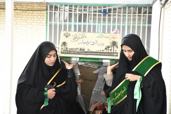 آرامشِ آسمانی در آغوشِ دانشگاه فرهنگیان؛ لحظه ای که یک شهید گمنام دل های دانشجویان را به تپش انداخت 9