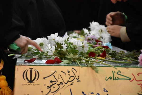 آرامشِ آسمانی در آغوشِ دانشگاه فرهنگیان؛ لحظه ای که یک شهید گمنام دل های دانشجویان را به تپش انداخت 17