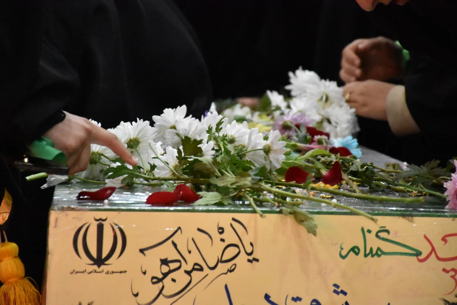 آرامشِ آسمانی در آغوشِ دانشگاه فرهنگیان؛ لحظه ای که یک شهید گمنام دل های دانشجویان را به تپش انداخت 17