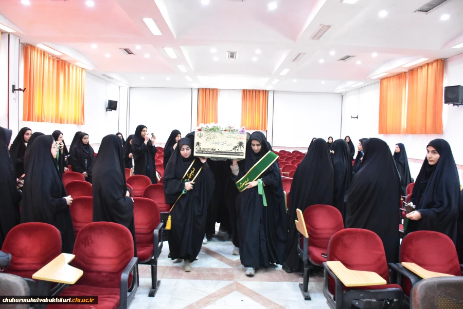 آرامشِ آسمانی در آغوشِ دانشگاه فرهنگیان؛ لحظه ای که یک شهید گمنام دل های دانشجویان را به تپش انداخت
