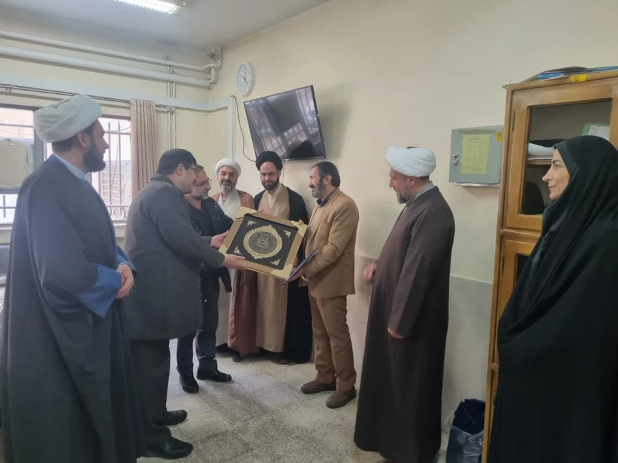 مراسم تکریم و معارفه مدیر گروه معارف و الهیات دانشگاه فرهنگیان استان چهارمحال و بختیاری 3