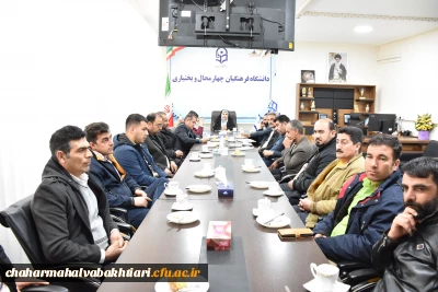 تأکید بر رسیدگی به مطالبات کارکنان آشپزخانه و ارتقای کیفیت غذای دانشجویان