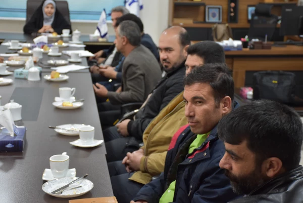 تأکید بر رسیدگی به مطالبات کارکنان آشپزخانه و ارتقای کیفیت غذای دانشجویان 6