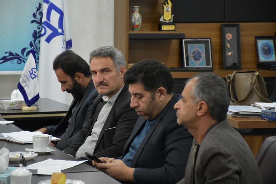 تأکید بر رسیدگی به مطالبات کارکنان آشپزخانه و ارتقای کیفیت غذای دانشجویان 7