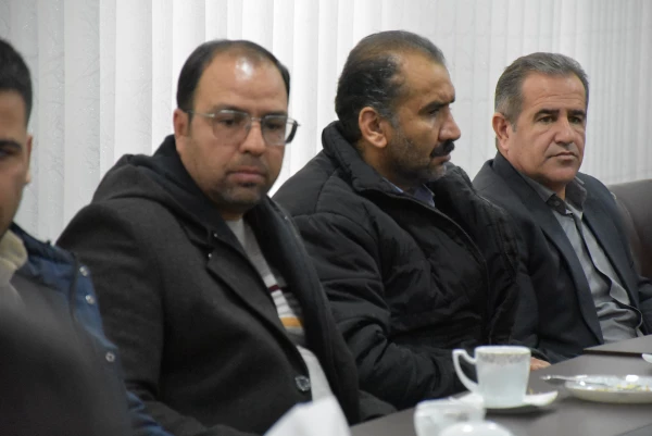 تأکید بر رسیدگی به مطالبات کارکنان آشپزخانه و ارتقای کیفیت غذای دانشجویان 12