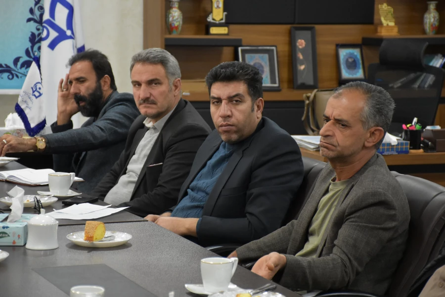 تأکید بر رسیدگی به مطالبات کارکنان آشپزخانه و ارتقای کیفیت غذای دانشجویان 15