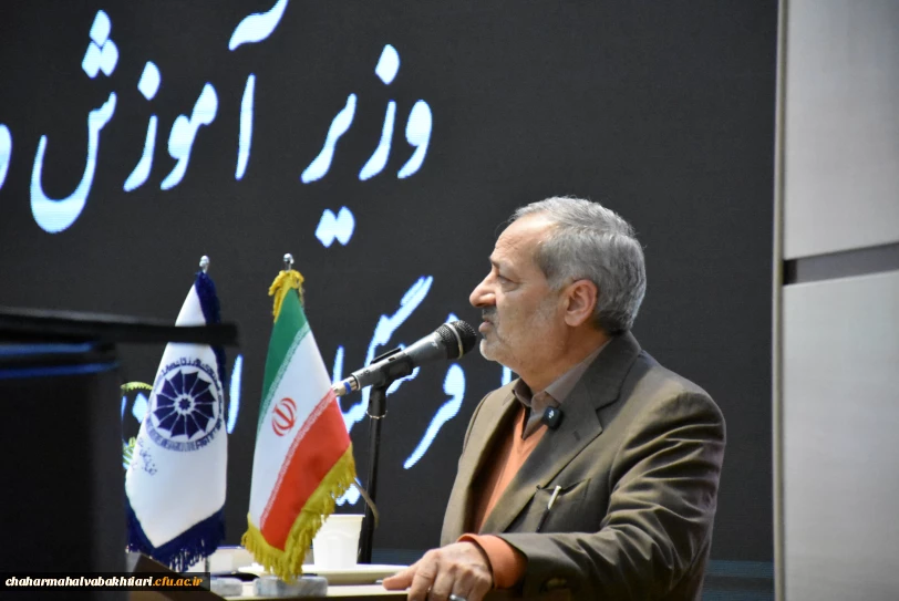 تصاویری از دیدار سرپرست مدیریت دانشگاه فرهنگیان و جمعی از کارمندان و دانشجو معلمان با وزیر آموزش و پرورش 