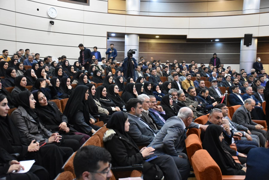 تصاویری از دیدار سرپرست مدیریت دانشگاه فرهنگیان و حمعی از کارمندان و دانشجو معلمان با وزیر آموزش و پرورش  3