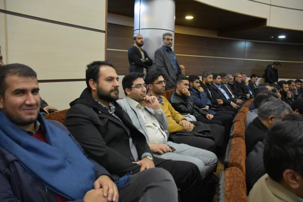 تصاویری از دیدار سرپرست مدیریت دانشگاه فرهنگیان و حمعی از کارمندان و دانشجو معلمان با وزیر آموزش و پرورش  10