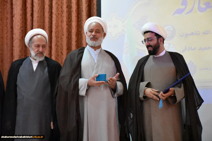 تصاویری از آیین تکریم و معارفه مسئول نهاد نمایندگی رهبری در دانشگاه فرهنگیان استان چهارمحال و بختیاری 