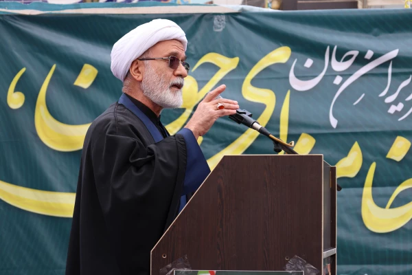 اجتماع بزرگ دانشگاهیان در گرامیداشت یاد و خاطره رهبر شهید و بیعت با سومین رهبر انقلاب  13