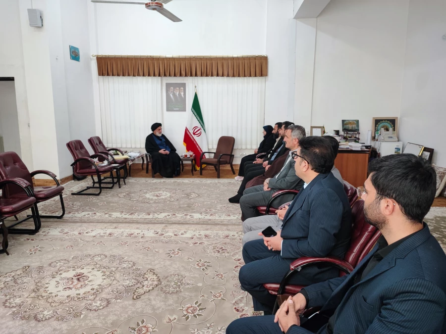 تاکید نماینده ولی فقیه در استان بر تحول در نظام تربیتی با الگوگیری از سیره رهبر شهید در دیدار با مسئولان دانشگاه فرهنگیان 8