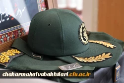تصاویری از ادای احترام سرپرست دانشگاه فرهنگیان استان به خانواده شهید سید حسین حسینی