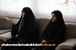 تصاویری از ادای احترام سرپرست دانشگاه فرهنگیان استان به خانواده شهید سید حسین حسینی