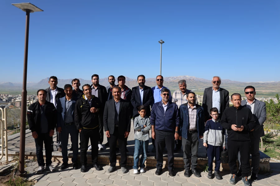 تصاویری ازآیین پیاده روی و زیارت قبور مطهر شهدای گمنام شهرکرد توسط کارکنان دانشگاه فرهنگیان استان چهارمحال و بختیاری 9
