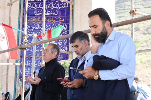 تصاویری ازآیین پیاده روی و زیارت قبور مطهر شهدای گمنام شهرکرد توسط کارکنان دانشگاه فرهنگیان استان چهارمحال و بختیاری 18