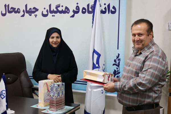 تأکید سرپرست دانشگاه فرهنگیان استان بر نقش راهبردی پژوهش و لزوم جمع آوری ایده های علمی درباره تأثیر نماز بر کاهش آسیب های اجتماعی 7
