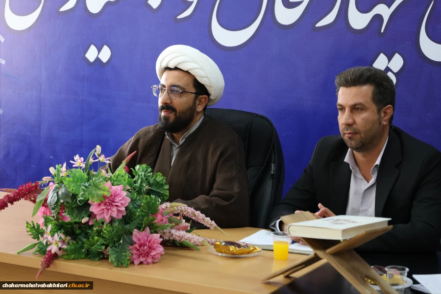 افتتاحیه اولین دوره ی نشست کتابخوانی پسران با محوریت کتاب مسئولیت و سازندگی استاد صفائی حائری و با عنوان طرح نوش اندیش