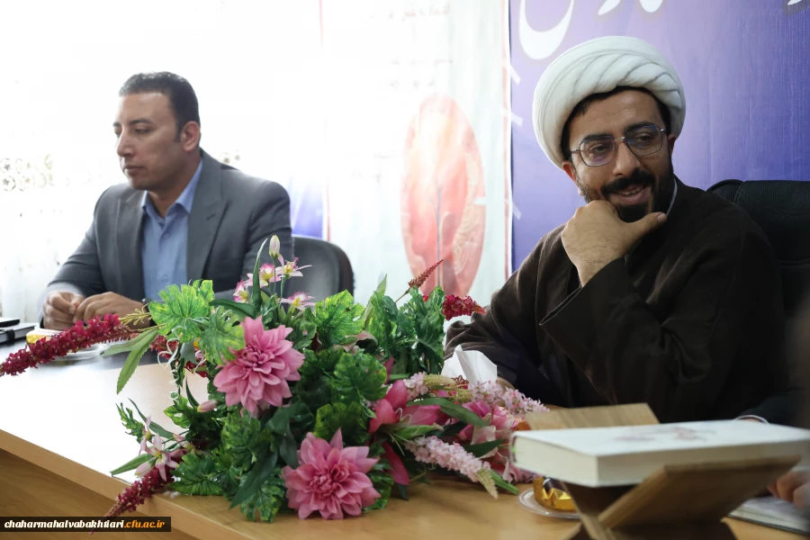 افتتاحیه اولین دوره ی نشست کتابخوانی پسران با محوریت کتاب مسئولیت و سازندگی استاد صفائی حائری و با عنوان طرح نوش اندیش